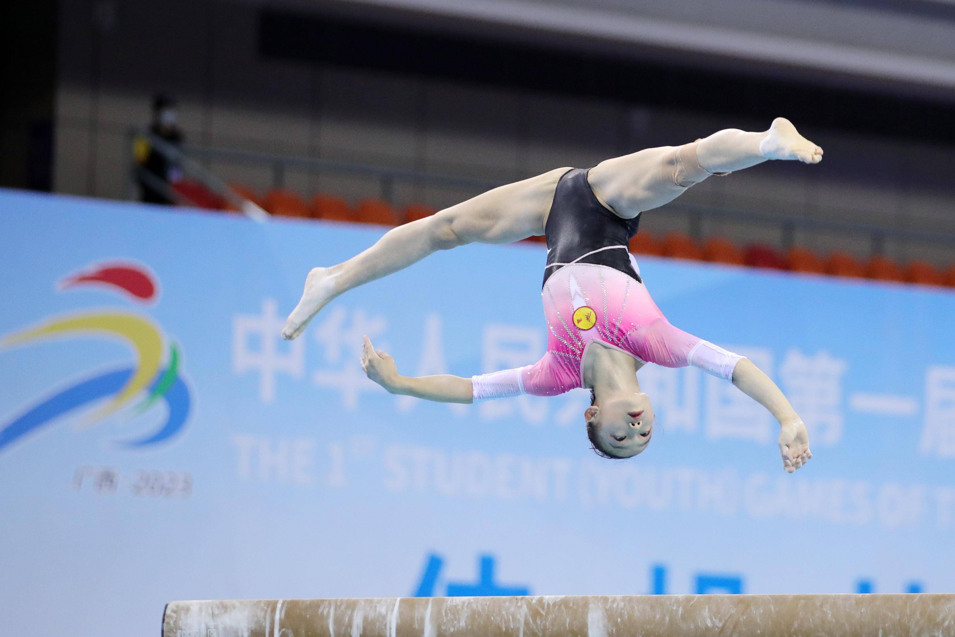 关于体操女子跳马决赛，美国选手表现完美夺冠的信息
