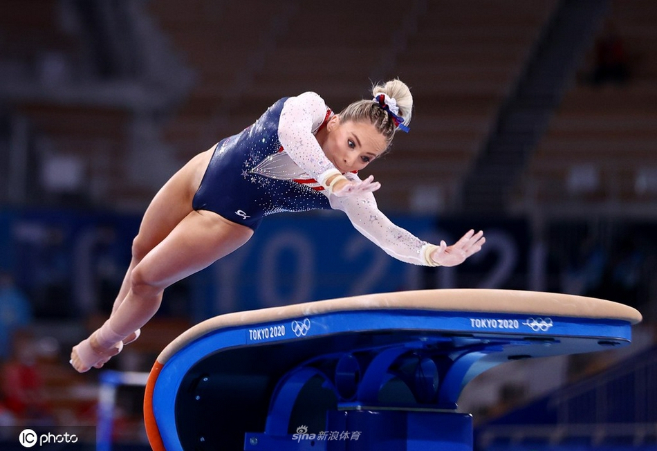 关于体操女子跳马决赛，美国选手表现完美夺冠的信息