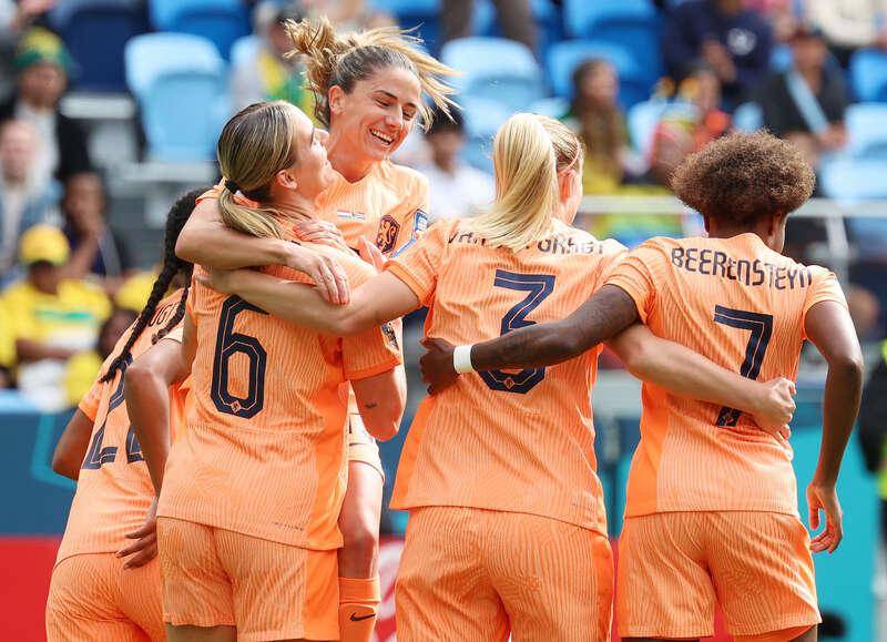 关于荷兰女足队准备参加南非比赛的信息