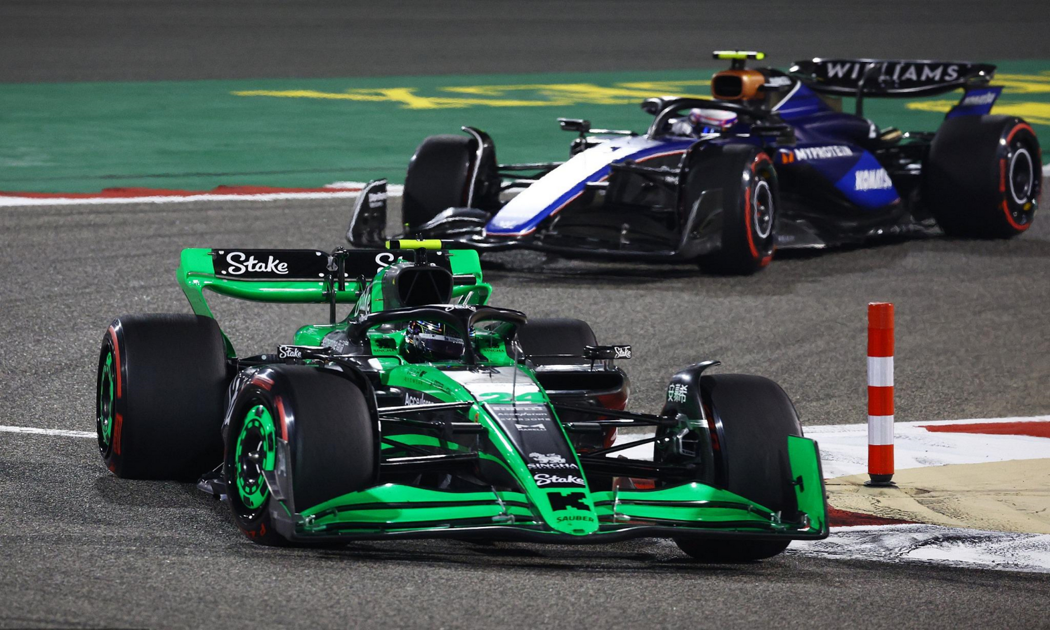 红牛车队鏖战梅赛德斯，周冠宇状态火热的简单介绍