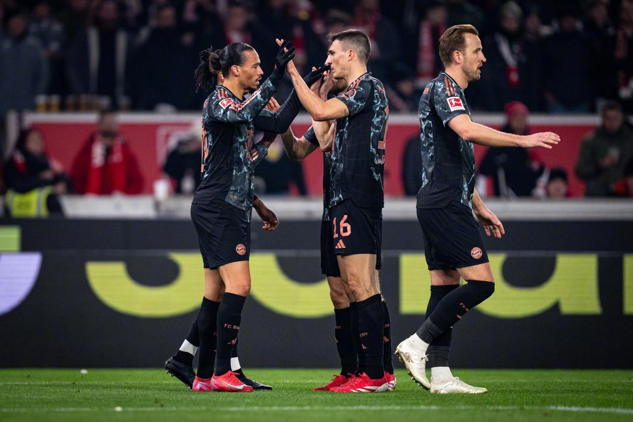 拜仁险胜巴萨，加维高光表现的简单介绍