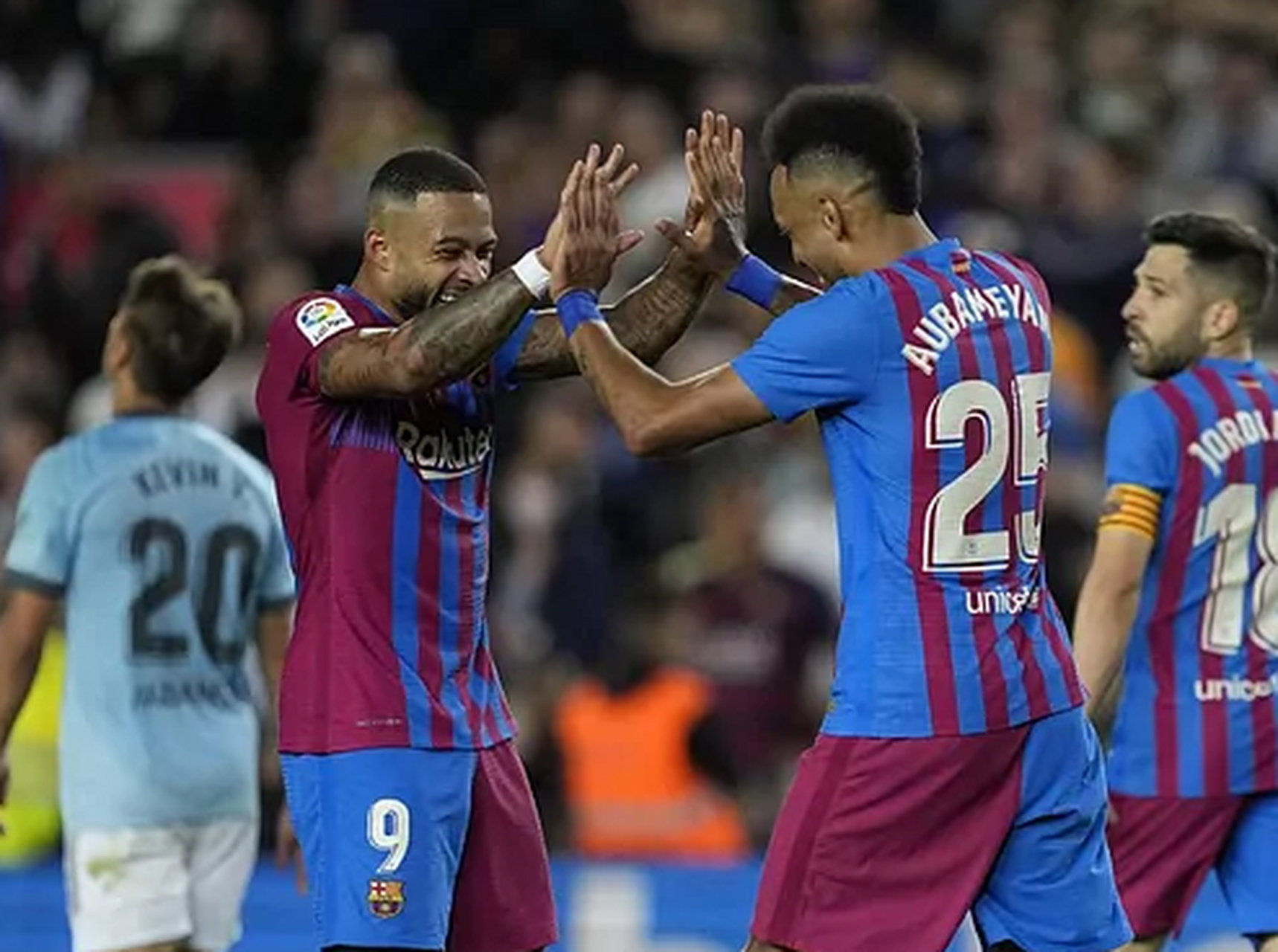 包含塞维利亚横扫墨西哥，孔德高光表现的词条