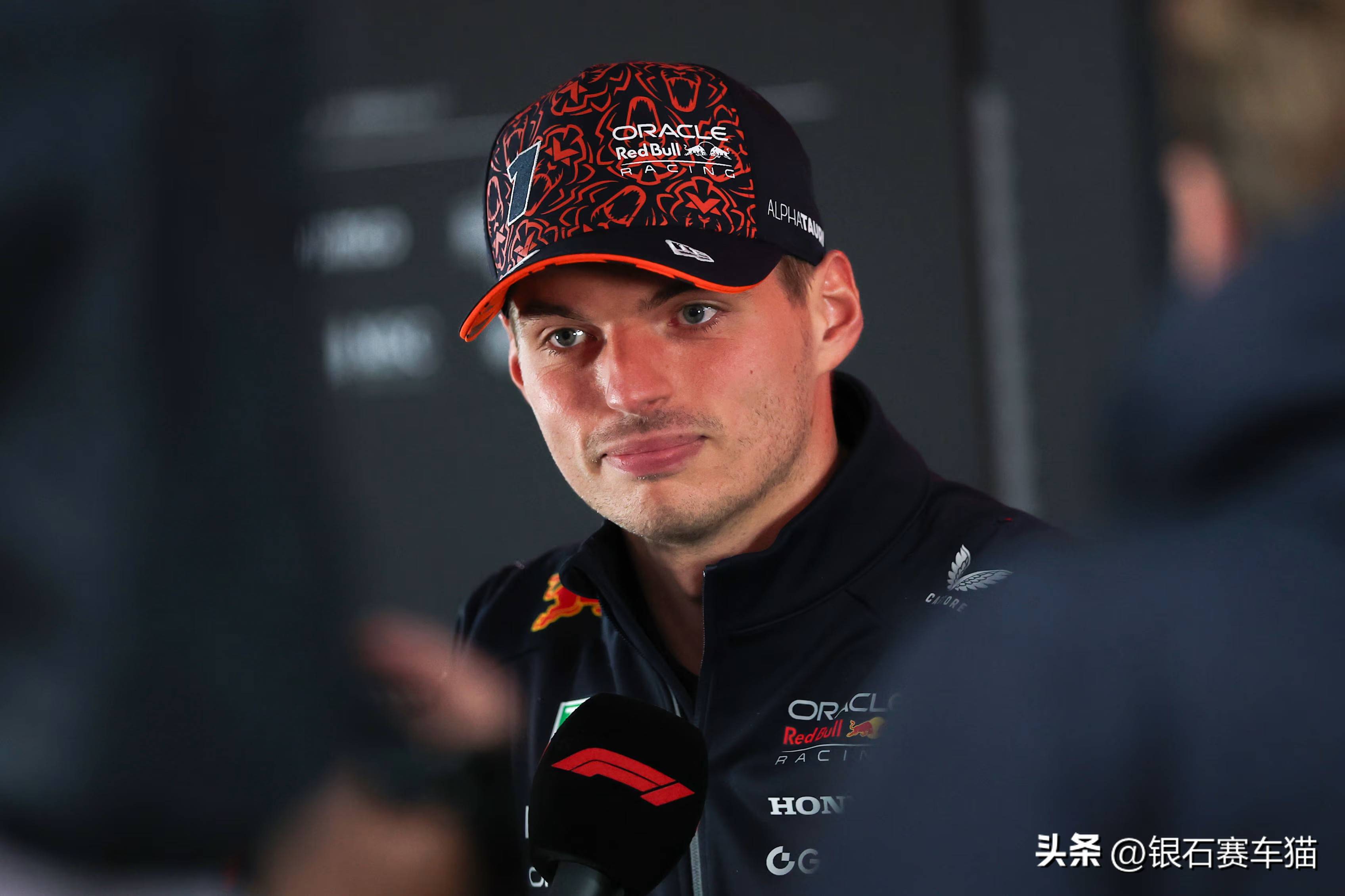 关于阿斯顿马丁逆转红牛二队，维斯塔潘点燃赛场的信息