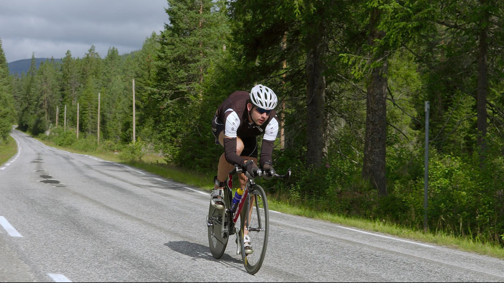 当足球的冷门遇见赛道的热战，雷恩爆冷之夜与苏亚雷斯的冠军接管