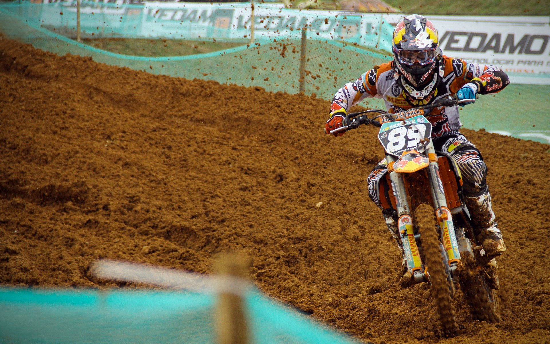 奇迹之夜，红牛二队惊天逆转法拉利，阿隆索惊艳四座书写F1传奇